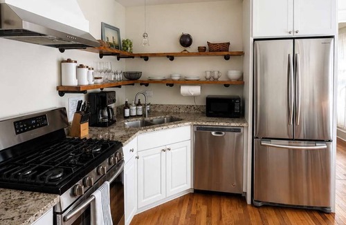 Downtown House | Chic Craftsman, Walk Downtown