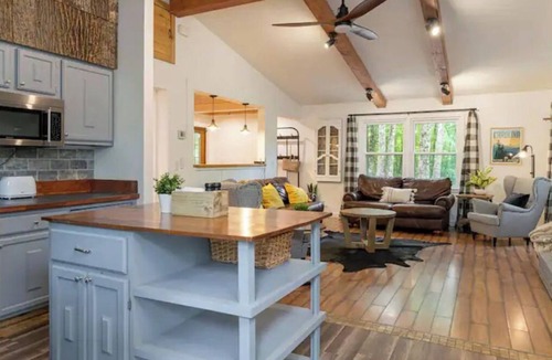 Brevard House | Chic Modern Mountain Hideaway