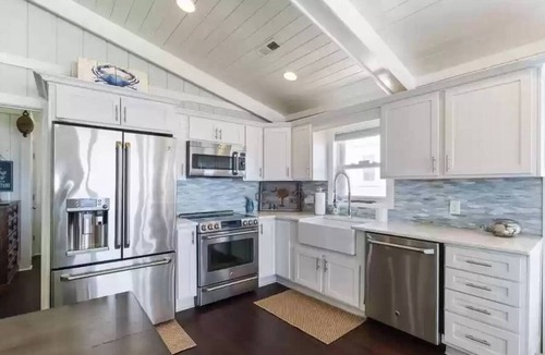 Oak Island House | Chic oceanfront house for cozy beach getaway
