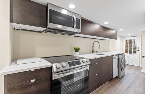 Truxton Circle House | Chic Shaw 3BR/3BA home, blocks to Convention Ctr