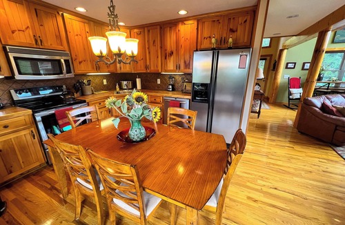 Sparta Cabin | Chill Out in the NC Mtns 4BR/3BA Near Sparta W/Mtn Views, WiFi, & Gas F/P