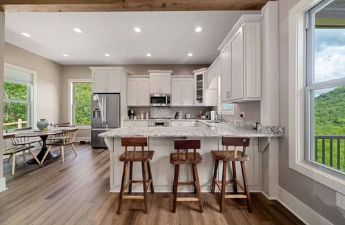 Chimney Rock House | Chimney Rock Cottage with Waterfall Views, Hot Tub