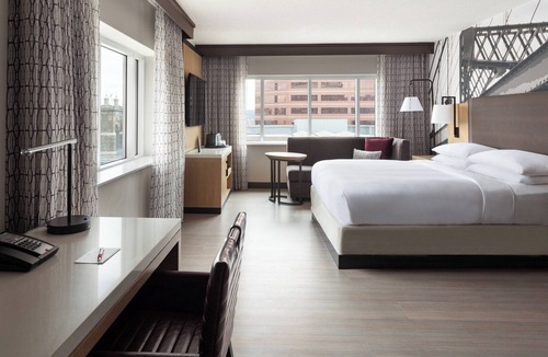 Covington Hotel | Cincinnati Marriott at RiverCenter