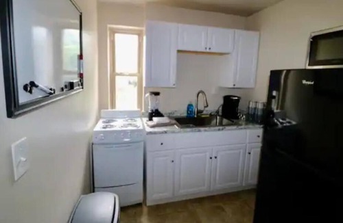 Roselawn Finance Apartment | Cincinnati Themed, Historic Big Sky Apartments!