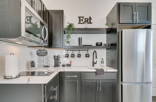 Norwood Apartment | Cincinnati Vacation Rental Studio: Great Location!