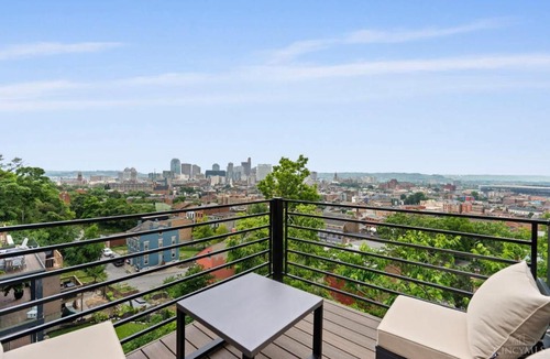 Mount Auburn House | City View Perch Walkable Apt