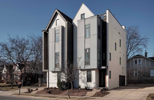 East Hill House | Cityscape Rooftop, Game Room, 10 Min To Broadway | 10 Min to Nissan Stadium, Garage, Ping Pong, Karaoke, Axe Throwing, Shuffleboard, 10 Mins to Broadway, 5 Mins to Five Points, Perfect for Bachelors or Bachelorettes, 24 Hr Hospitality