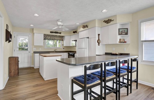 Wrightsville Beach Cottage | Classic beach cottage on beautiful Wrightsville Beach. 4 Bedrooms, 3 Baths