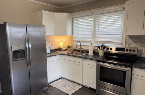 Chambersburg Apartment | Clean & Cozy Downstairs Duplex- Walking distance to Chambersburg Hospital
