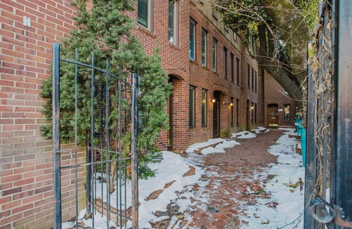 Georgetown Apartment | Clean Georgetown 2BR w/W/D, nr Embassy Row & Nightlife, by Blueground