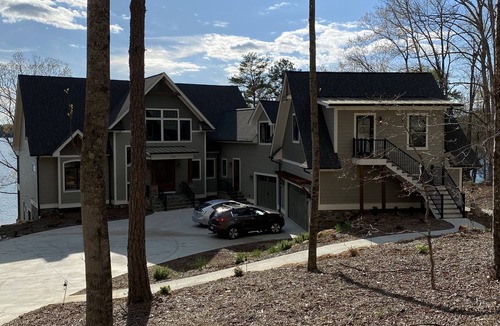 Six Mile House | Clean, Modern, Lake Keowee Retreat Near Clemson