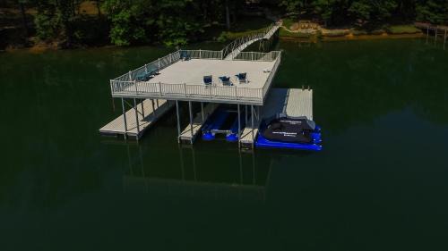 Jasper House | Clear Creek Escape - Double Decker Dock, New Green Fishing Lights!