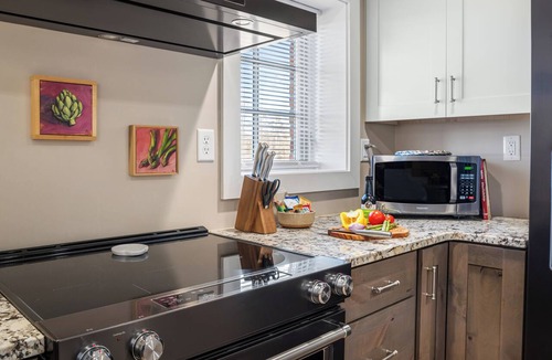 Keene House | Clear Sky Cottage- Close to Cville, Monticello & Vineyards