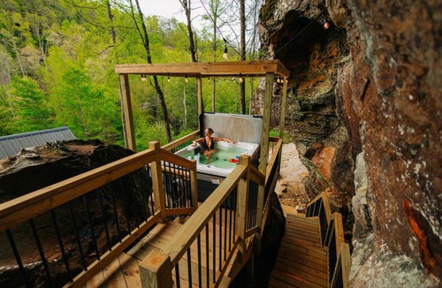 Rogers House | Cliff Hot Tub with Deck Fire Pit Mural and Pet Friendly