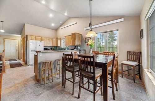 Benchmark House | Cliffview Cabin - ATV-Ready Cabin Perfect Location