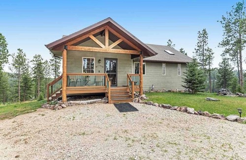 Benchmark House | Cliffview Cabin - ATV-Ready Cabin Perfect Location