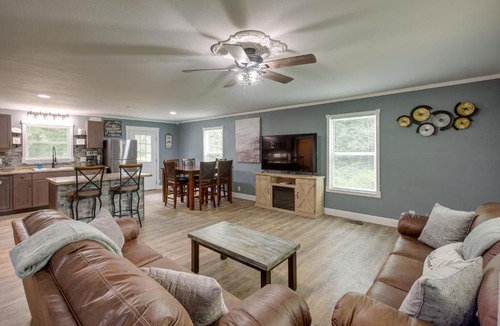 Bryant House | Close to Nickajack Lake! Serene Retreat w/Hot Tub