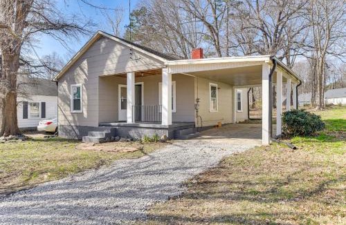 Roxboro House | Close to Shops, Eats & Hospital: Roxboro Retreat