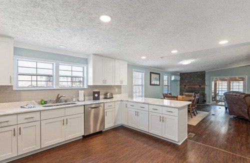 Prosperity House | Cloud Nine on Lake Murray-SUPs, Game Room and More