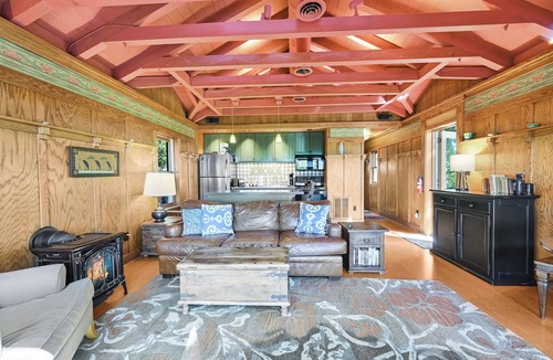Asheville Cottage | Cloudberry Cottage at Elk Mtn - Hot Tub, Mtn Views, Pet Friendly!