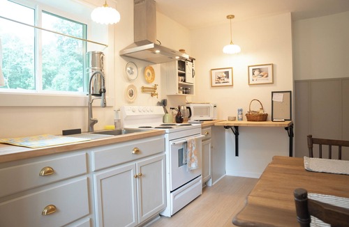 Cloudland House | Cloudland Homestead Organic Abode in Menlo, GA - Chickens, Garden