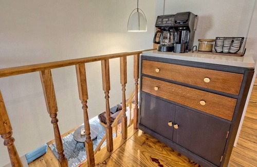 Tiger Cabin | Clyde`s Cabin | Firepit, Mtn Views, Pet-Friendly | Near Clayton & Wineries