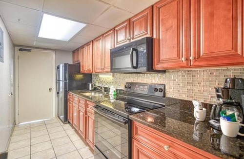 Myrtle Beach House | Coastal Living - Oceanfront Sleeps 6 w Smart TV