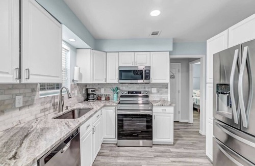 Silver Lake House | Coastal Paradise w/King Bed (Pet Friendly)