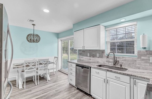 Silver Lake House | Coastal Paradise w/King Bed (Pet Friendly)