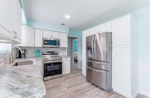 Silver Lake House | Coastal Paradise w/King Bed (Pet Friendly)