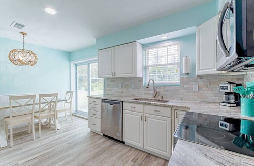 Silver Lake House | Coastal Paradise w/King Bed (Pet Friendly)