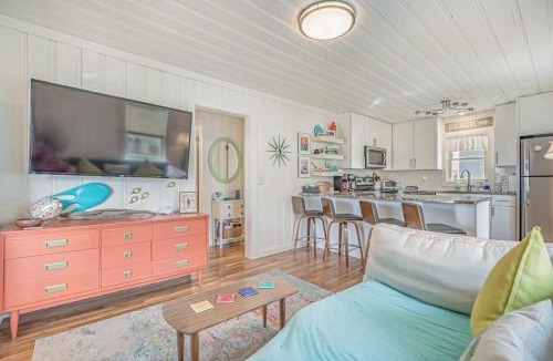 Cherry Grove Beach House | Coconut Flats Duplex- Upstairs-