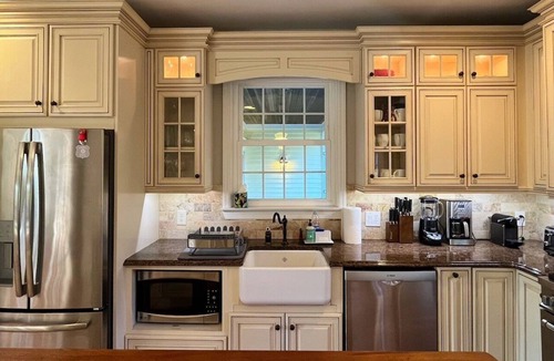 Sheffield House | Colorful Fall Weekends with River Views! Sleeps 8