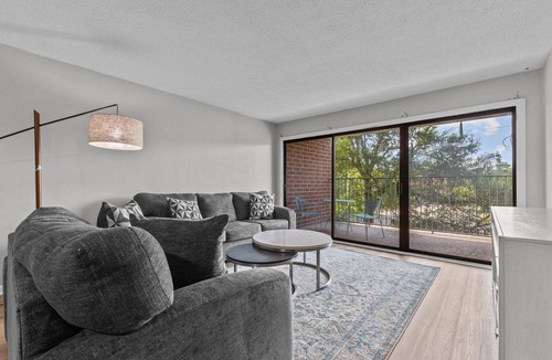 Terry Sanford Apartment | Comfort at the Clarendon Quaint, clean, safe, & convenient location!