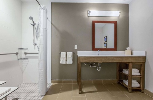 Jasper Hotel | Comfort Inn Jasper South