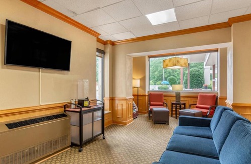 Southern Estates Hotel | Comfort Inn Petersburg Fort Lee Area