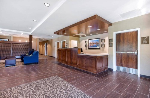 Birmingham Hotel | Comfort Inn & Suites at CrossPlex Village
