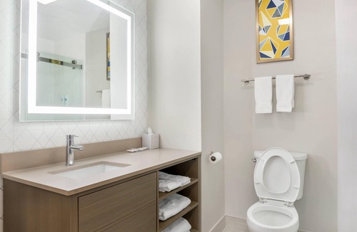 Springfield Hotel | Comfort Inn & Suites Springfield