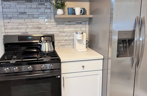 Owensboro House | Comfortable 2BR Home Minutes to Dining & Hospital