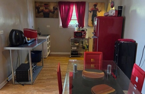 Calumet Park Apartment | Comfortable 3BR Getaway w/Bonus Attic Lounge to Relax