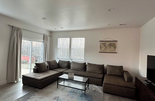 Duncan House | Comfortable Home away from home in Duncan