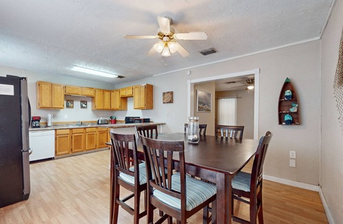 Ingleside House | Comfortable home with spacious living room, kitchen & dining area
