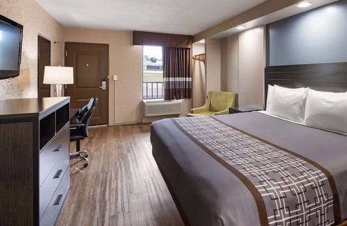 Jasper Hotel | Comfortable Jasper Hotel Room Near Local Highlights + Free Parking & Breakfast