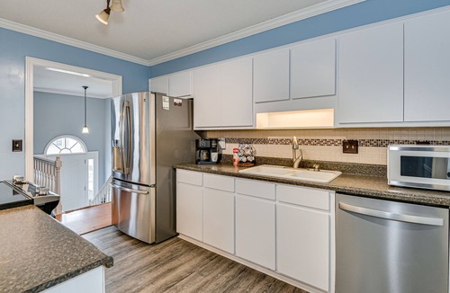 Martinez House | Comfortable Modern 3-bedroom house in welcoming Evans