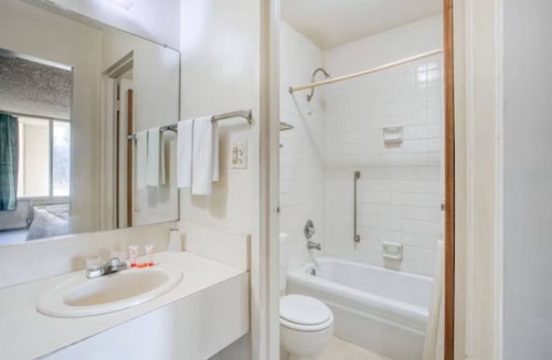 Templeton Hotel | Comfortable Three Full Bed Rooms Great for Overnight Roadside Travelers