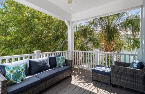 Windy Hill Condo | Comfortable Getaway 2 Bedrooms & Balcony Views
