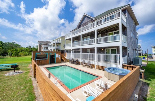 Wind Over Waves House | Comfortably Numb - Lovely 7 Bedroom Semi-Soundfront Home in Salvo