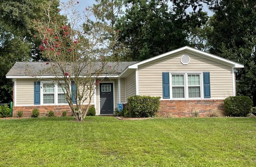 Kings Grant House | Comfy 3 bedroom home with a pool