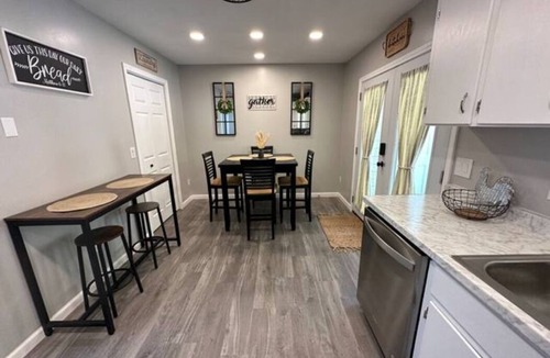 Sylva House | Comfy Newly Renovated home - 2min walk to Tuckasegee River