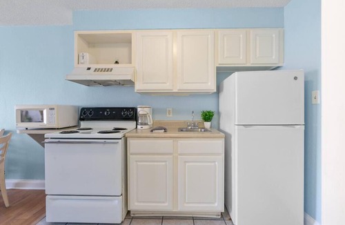 Myrtle Beach House | Comfy Studio Condo - Sleeps 4 w Great Views